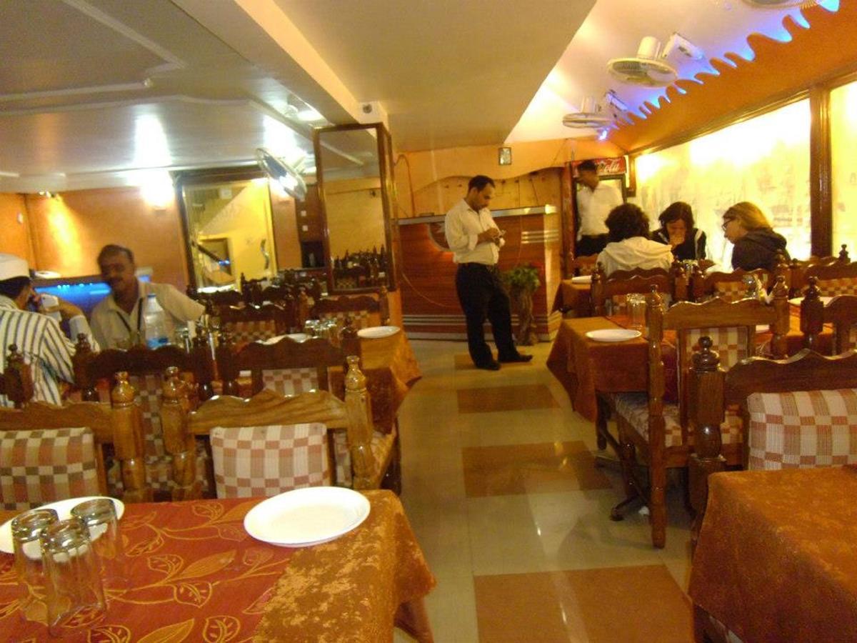 Hotel Lara India Varanasi Exterior photo
