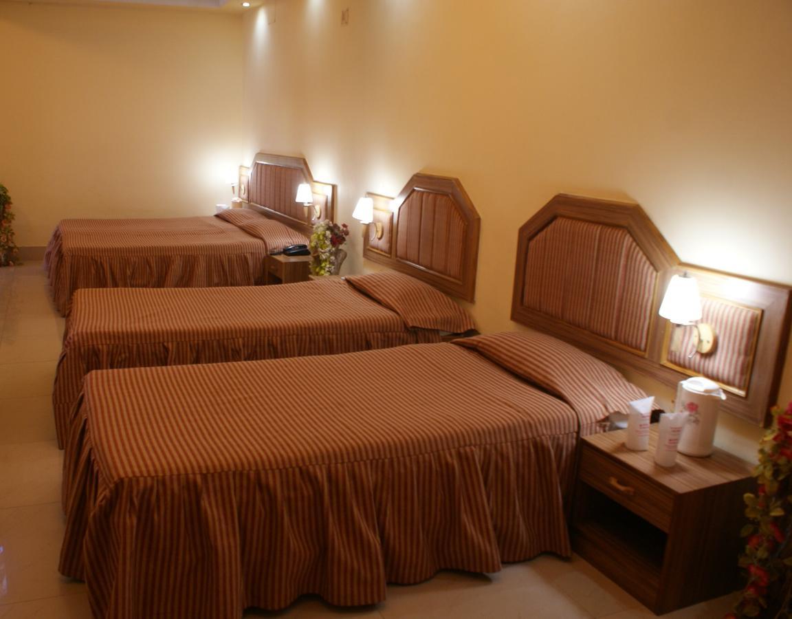 Hotel Lara India Varanasi Exterior photo